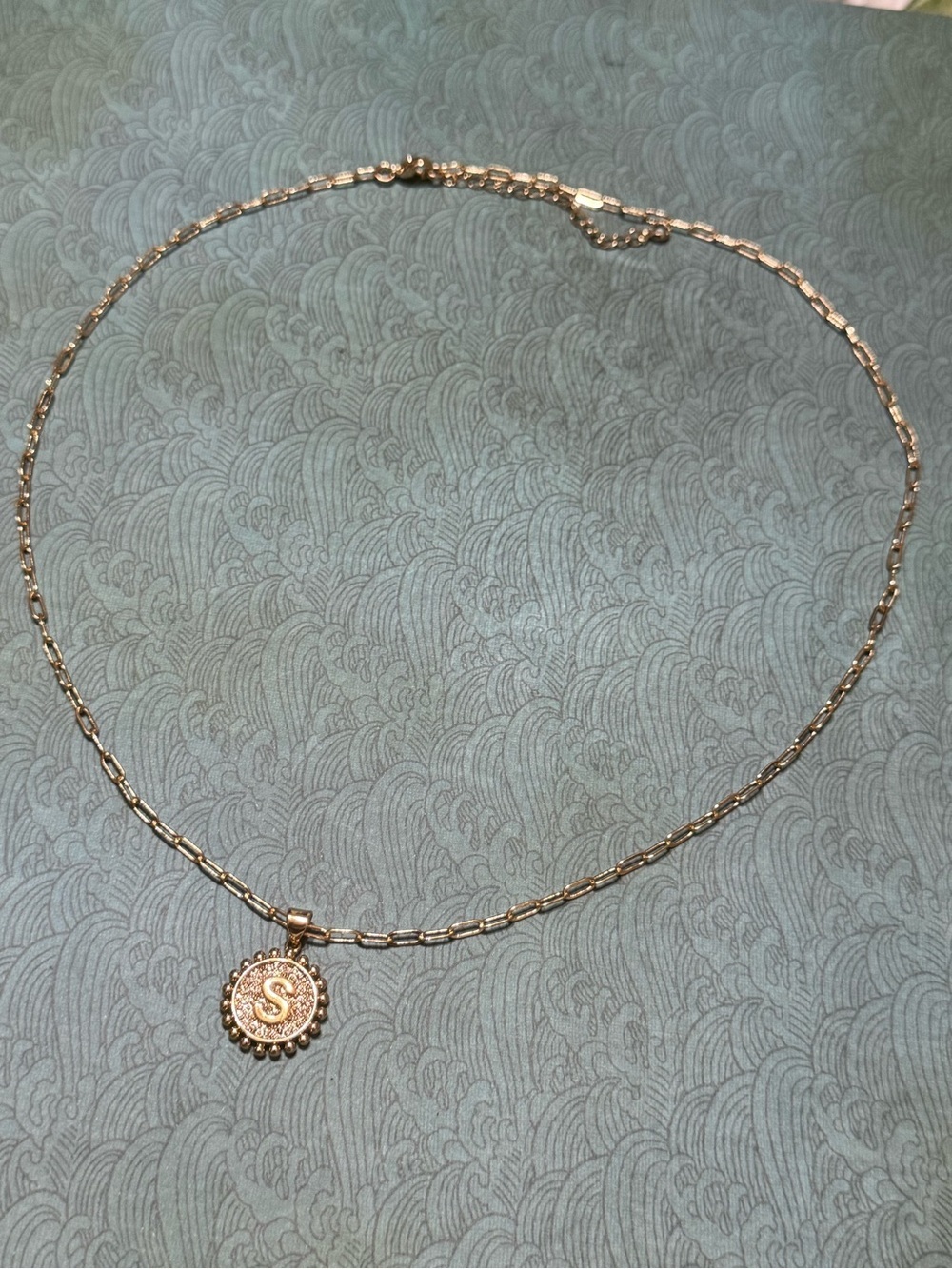 INITIAL S PENDANT NECKLACE - Picture 5 of 9